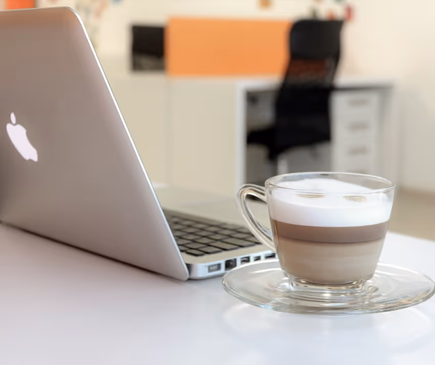 Apple laptop Apple laptop
